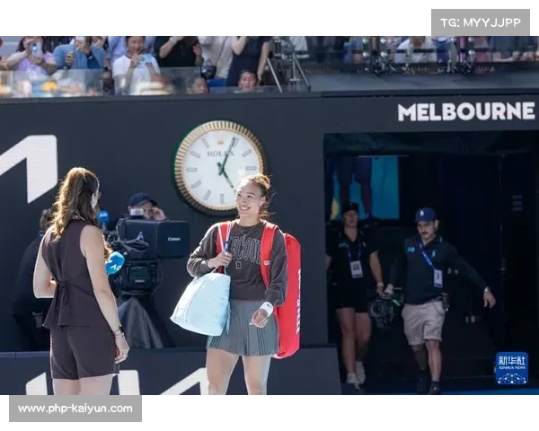 郑钦文抵伦敦备战温网 迎慈善赛首秀对阵斯维托丽娜 郑钦文抵伦敦备战温网 迎慈善赛首秀对阵斯维托丽娜